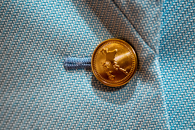 CAと地上旅客スタッフのジャケットに使われるオリジナルボタン