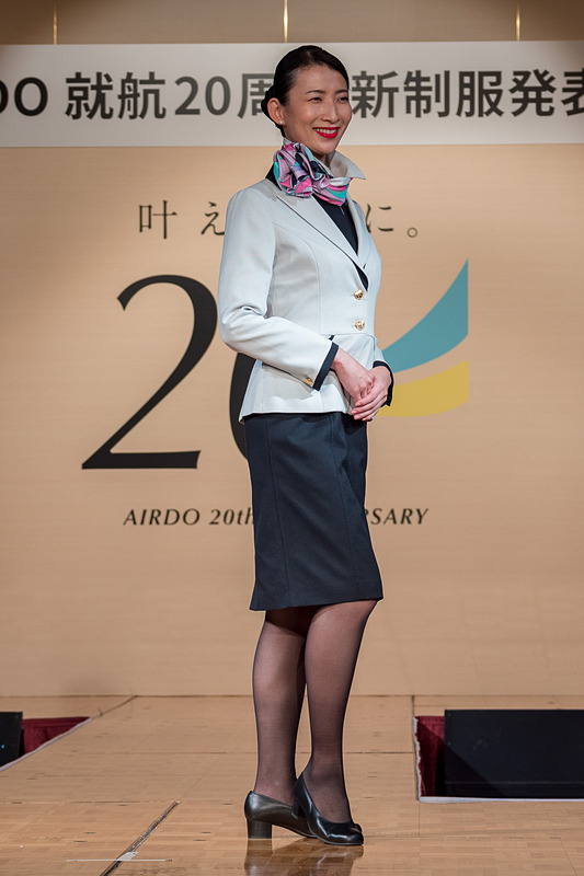 CAの女性/ジャケットスタイル