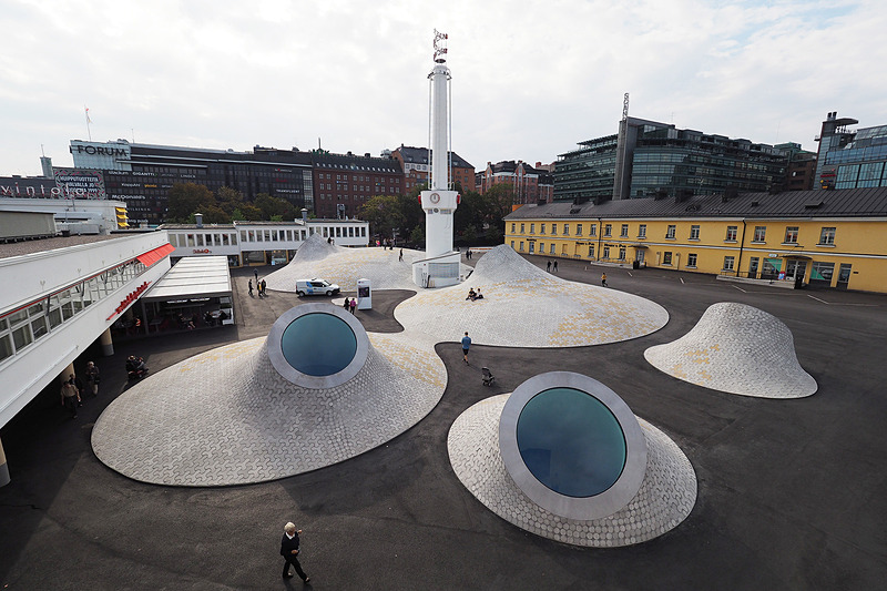 地下のアートミュージアム「Amos Rex」へ光を取り入れる不思議なオブジェ