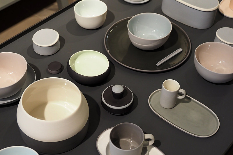 ギャラリーとショップが併設されているデザインショップ「Lokal」にて