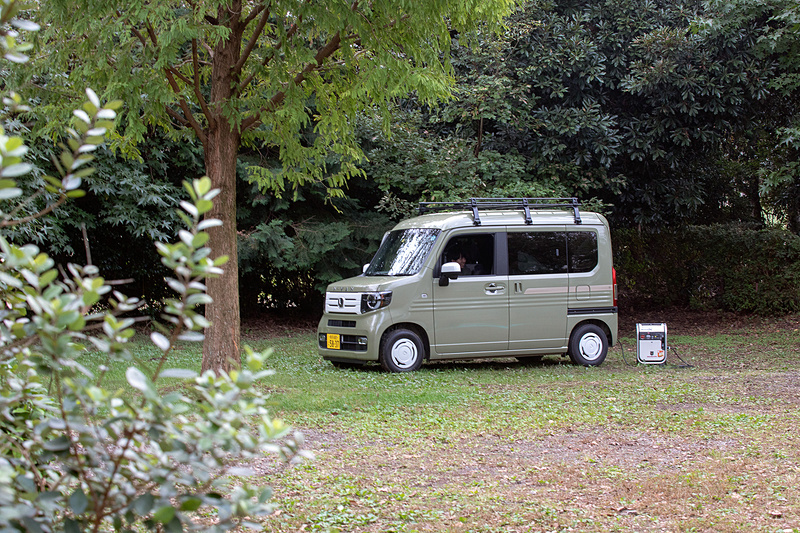 離れて見るとこんな感じ。すべてのドアを閉めた状態でも演奏できるスペースがあるところがスゴイ。また、ドアを閉めていれば音はかなりシャットアウトできるので、屋外とはいえ周辺への気遣いもできる