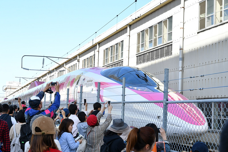 JR西日本が博多総合車両所で「新幹線ふれあいデー」を開催