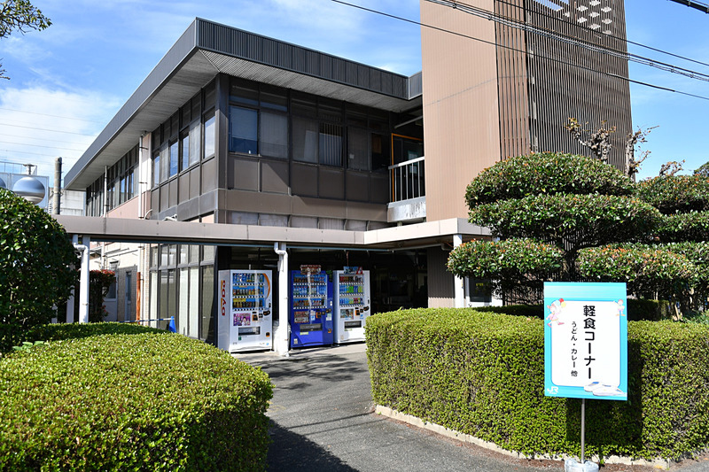 本部食堂が開放され、来場者向けに軽食が提供されていた