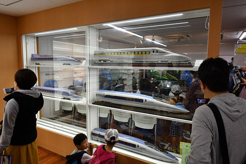 新幹線のスケールモデル展示スペース