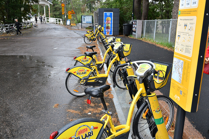島の入り口にはシェアサイクルのレンタルポートがあった