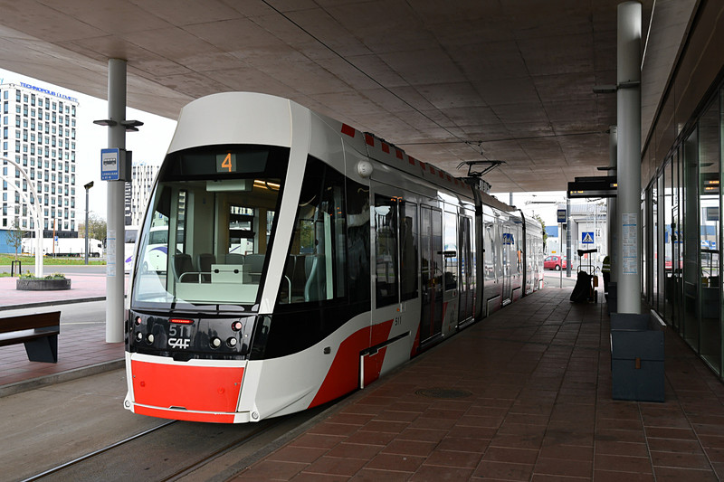 市街地からトラムで15分ほどで到着できる