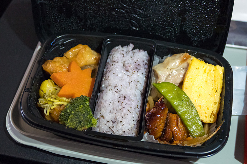 ホットミールの機内食