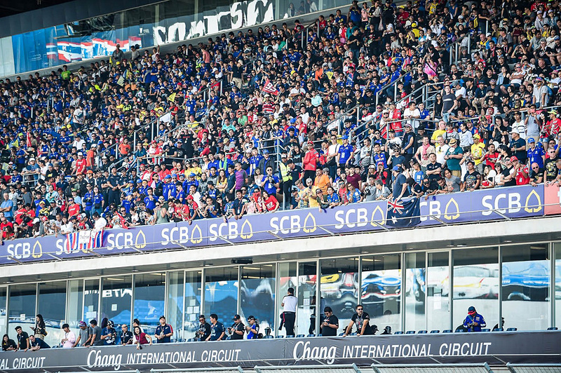 MotoGP開催当日のグランドスタンド（提供：タイ国政府観光庁）