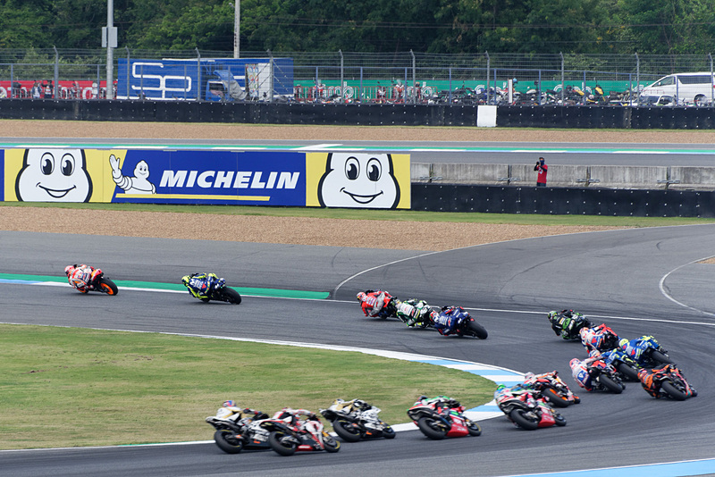 序盤はマルケス選手がリード