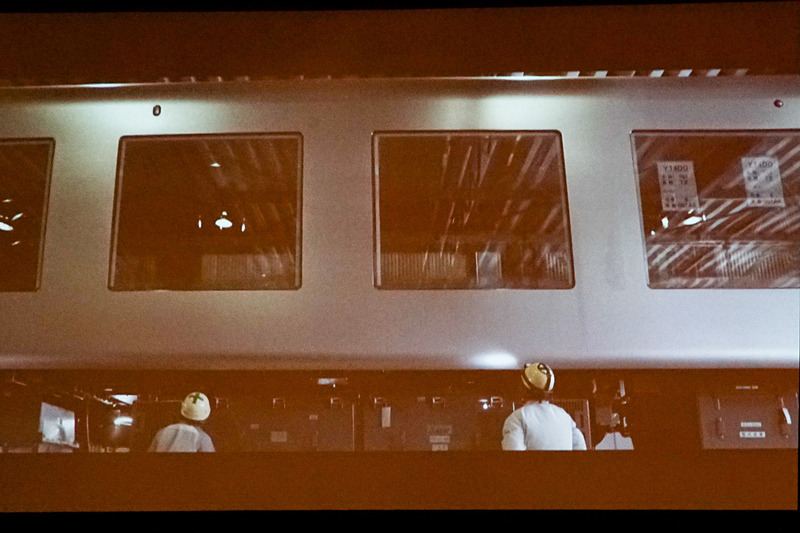 新型特急「Laview」のイメージムービー。西武鉄道車内のスマイルビジョンで流される