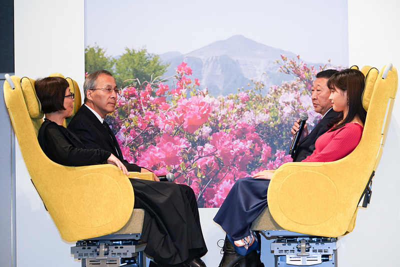 後藤会長と若林社長も合流。4人でボックス席に座って歓談