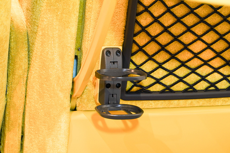 収納式のドリンクホルダー