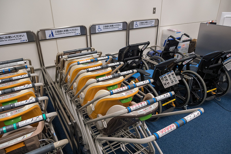 貸し出し用の車いすやベビーカー