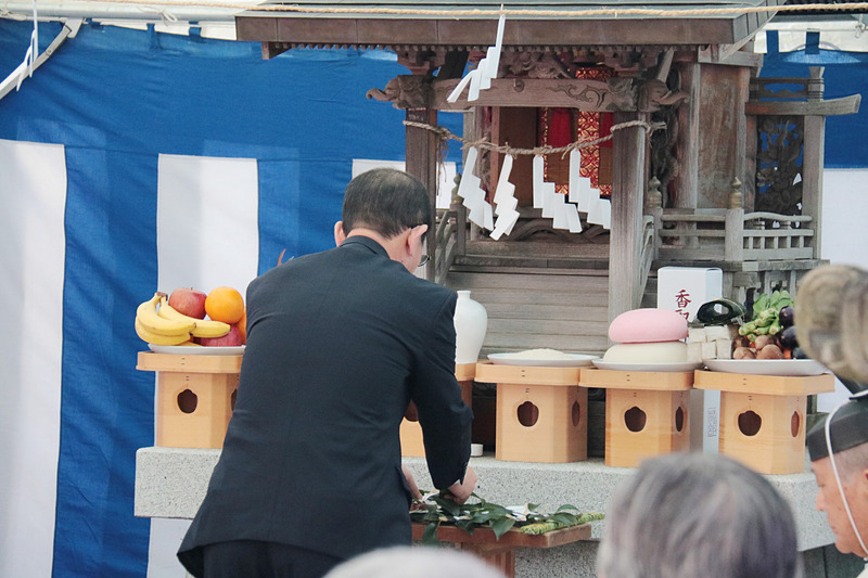 日本航空株式会社 安全推進本部長の権藤氏、国土交通省 成田国際空港長の石井氏、成田国際空港株式会社 次長の原野氏、警備隊長の押井氏、成田国際空港警察署長の小原氏、成田国際空港株式会社 空港運用部門長の飯島氏