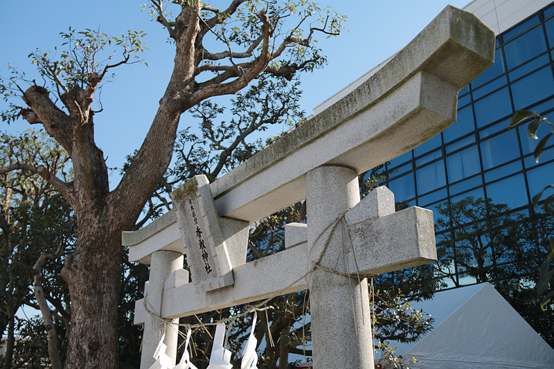 斎行前の様子。日航香取神社はJALエンジン整備工場前にある