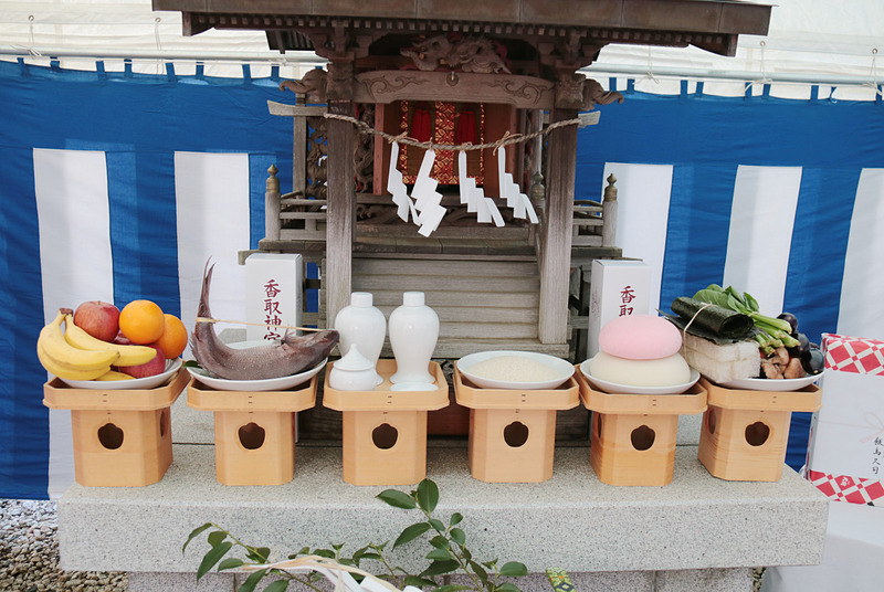 斎行前の様子。日航香取神社はJALエンジン整備工場前にある