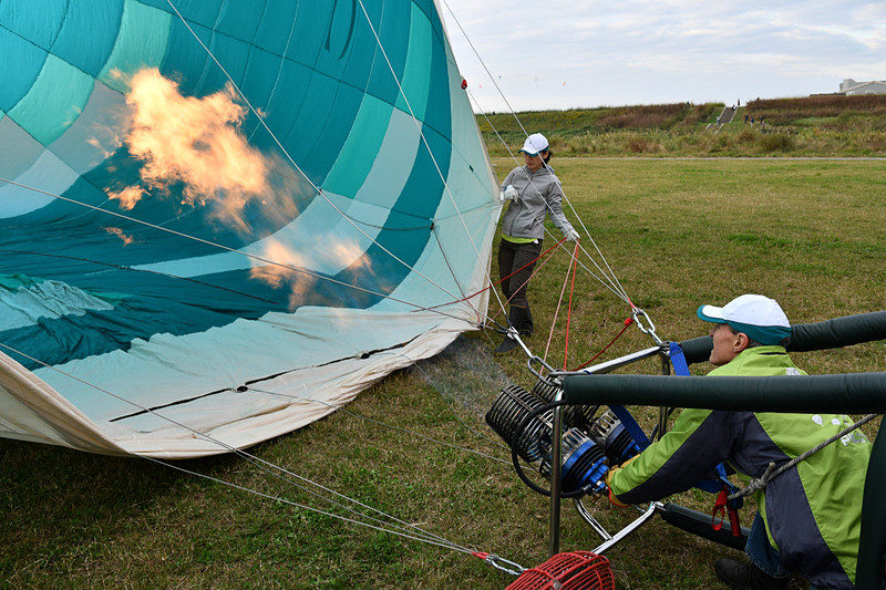 いよいよバーナーで熱気を送る