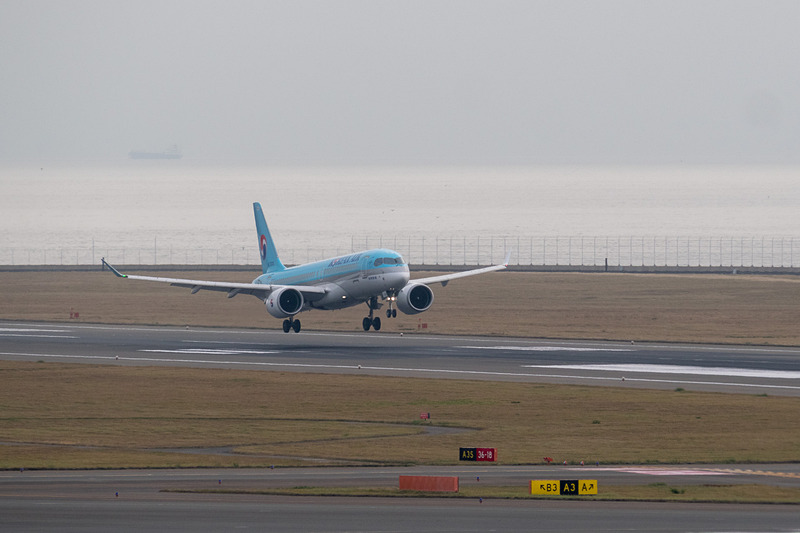 釜山発のKE753便がセントレアに到着