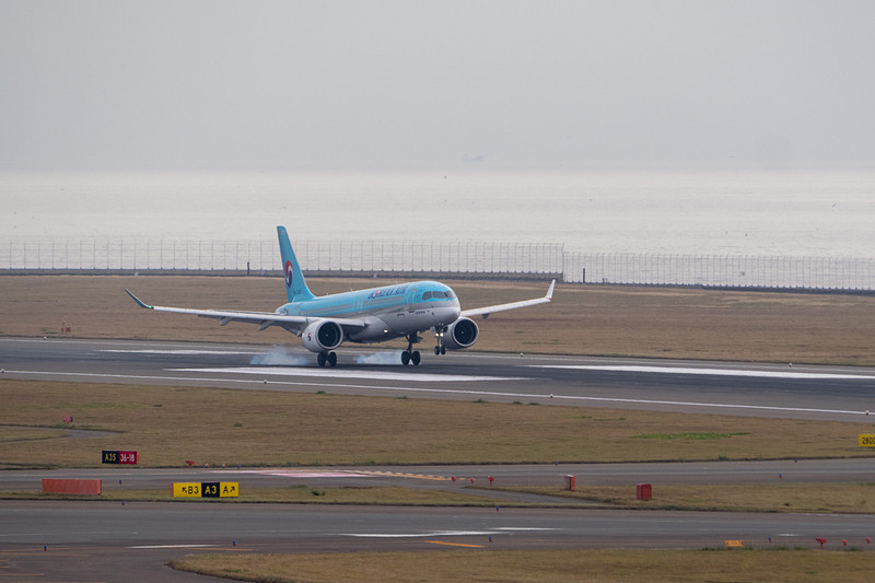 釜山発のKE753便がセントレアに到着