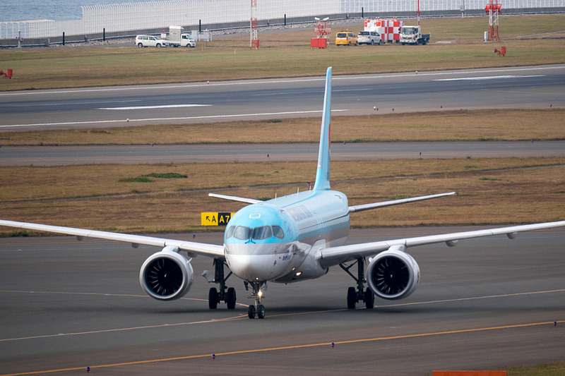 釜山発のKE753便がセントレアに到着