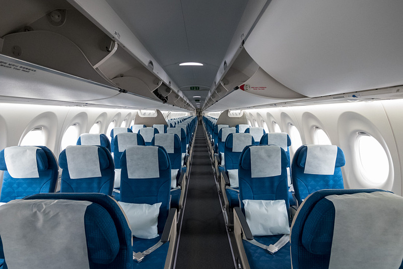 機内は2-3配列の5アブレスト