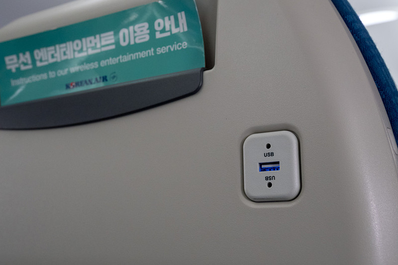 全席にUSB電源を装備