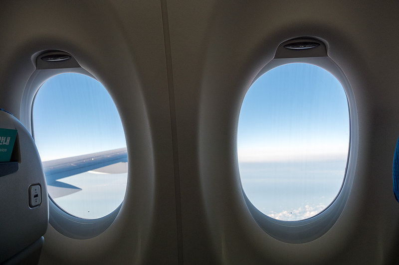 窓も大型機並みの大きさ