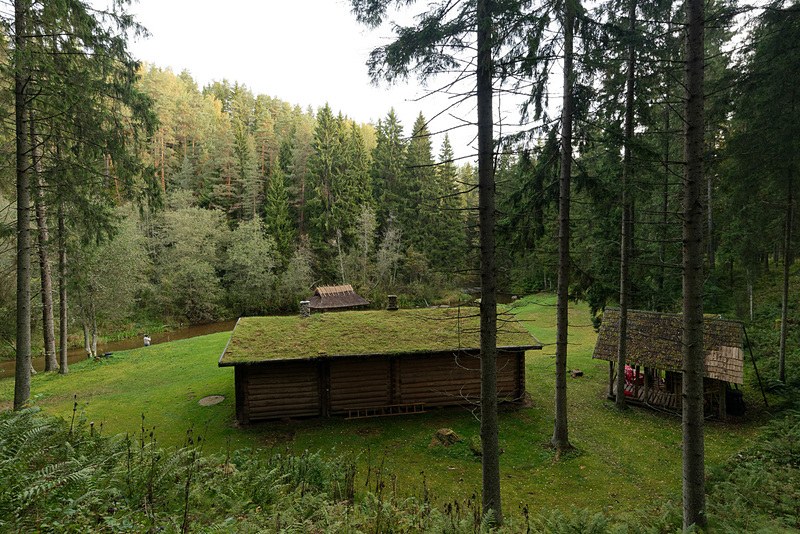 スモークサウナのあるエリアにたどり着く