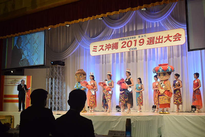 審査員を代表して平良会長から総評が述べられた