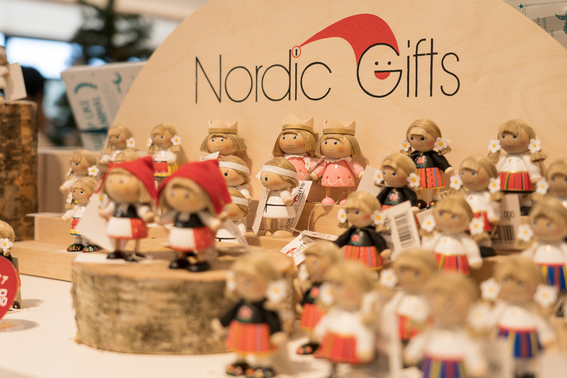お土産にもぴったりな小物も充実しています。クリスマス関連の商品もたくさんありました