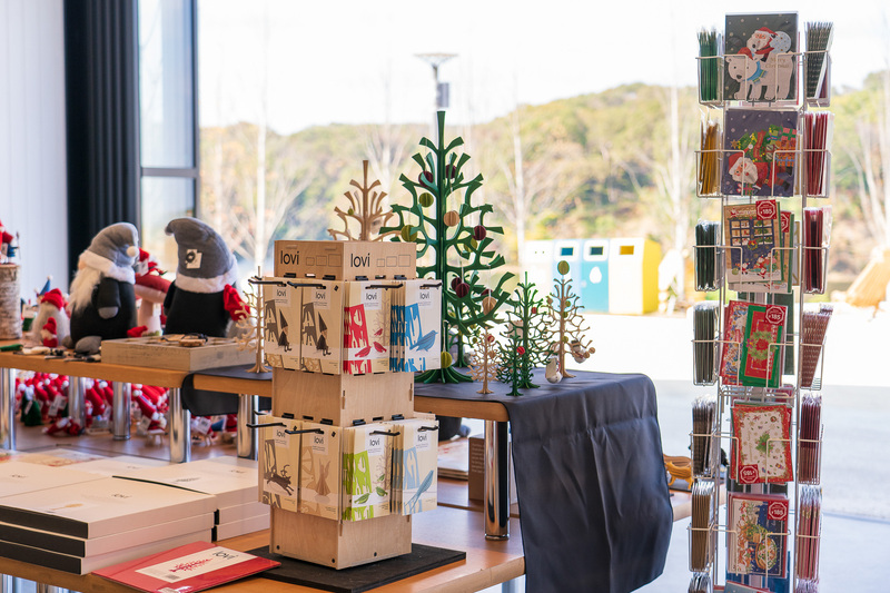 北欧のクリスマスマーケットを飯能でお手軽に楽しめちゃいます。とにかく雑貨が豊富。半オープンスペースなので開放的な気分で楽しめます