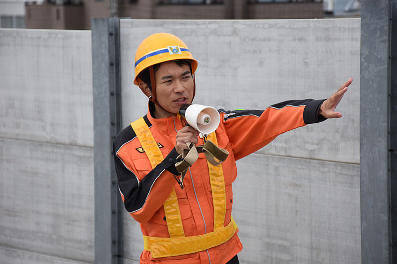 線路について説明した西日本旅客鉄道株式会社 大阪工事事務所 おおさか東線工事所 係長 飯島正泰氏
