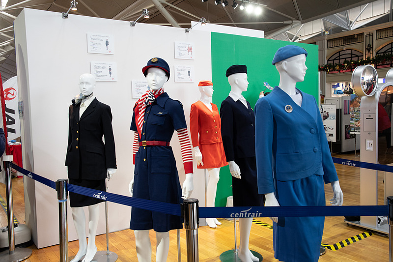歴代CA制服展示。今年はファッションショーはなしだった