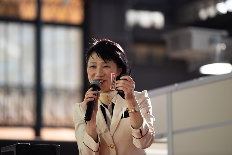 最後まで見ると、JAL千社札の愛知県版をもらえるという。さすが