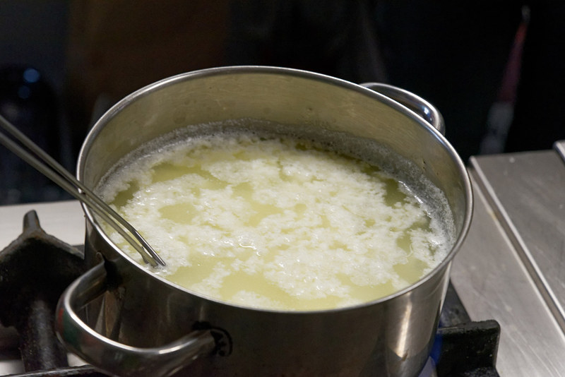 しばらくして分離してきたら火を止める