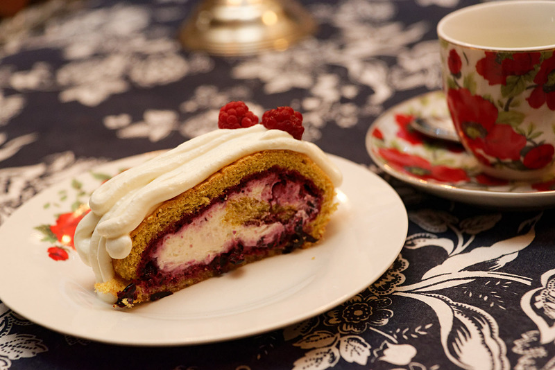 見た目は普通のケーキだが、これも蕎麦の実を使っている。しかし、どれも小麦を使った料理とも遜色なく、美味