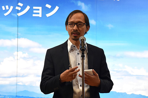 ERNEST　DEZENTJE（エルネスト　デゼンチェ）、トバ湖（スマトラ） ERNEST DEZENTJE（エルネスト デゼンチェ）、トバ湖（スマトラ