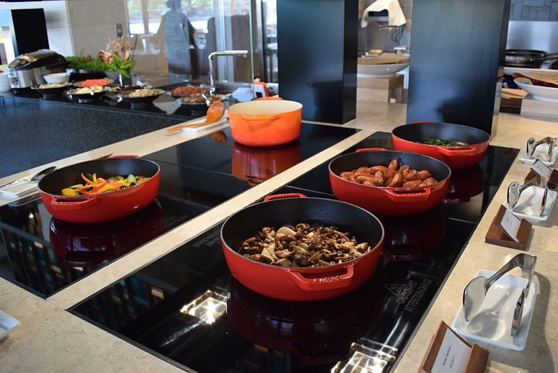 ハイアット リージェンシー 瀬良垣アイランド 沖縄が11月23日からスタートした「ウィークエンドブランチブッフェ」へ