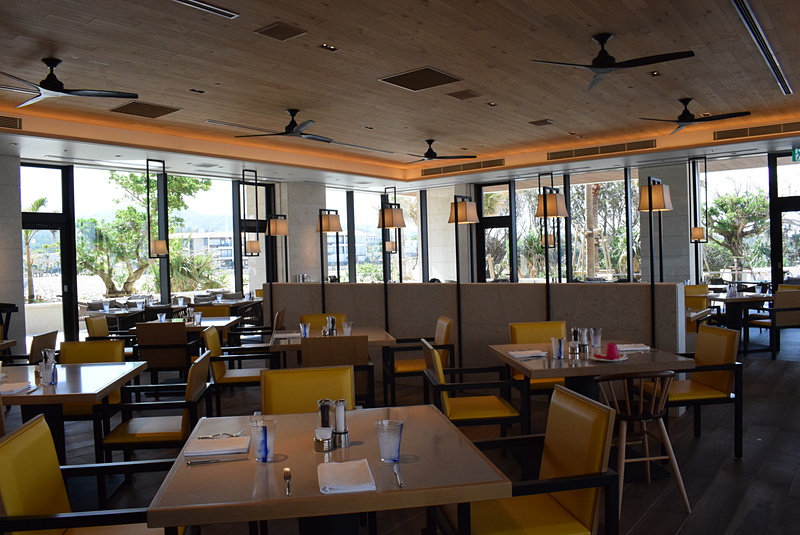 カジュアルな雰囲気の客席