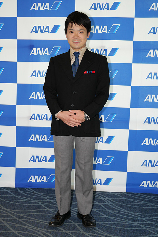 3代目（男性）制服。着用期間は1978年6月1日～1982年11月30日、デザインは三宅一生氏