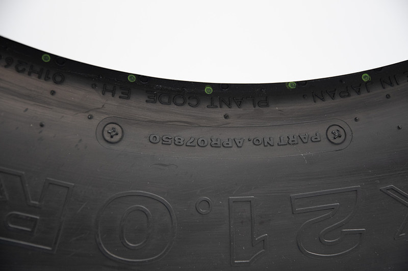 ホイール側に書かれている「PLANT CODE EH」が久留米工場製であることを示す