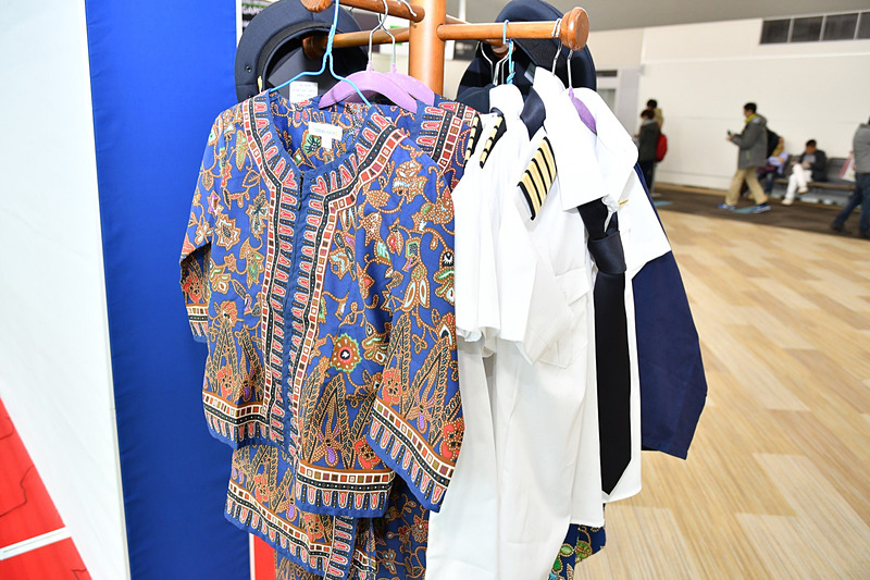 子供サイズにアレンジされたCAとパイロットの制服着用ができるようになっていた