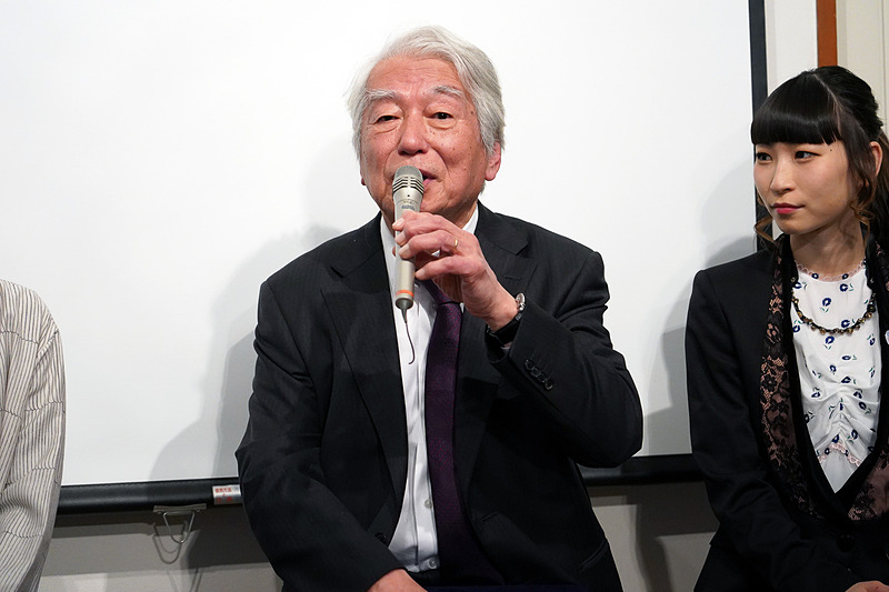 「左手のピアニスト」として知られるフィンランド在住の舘野泉さん