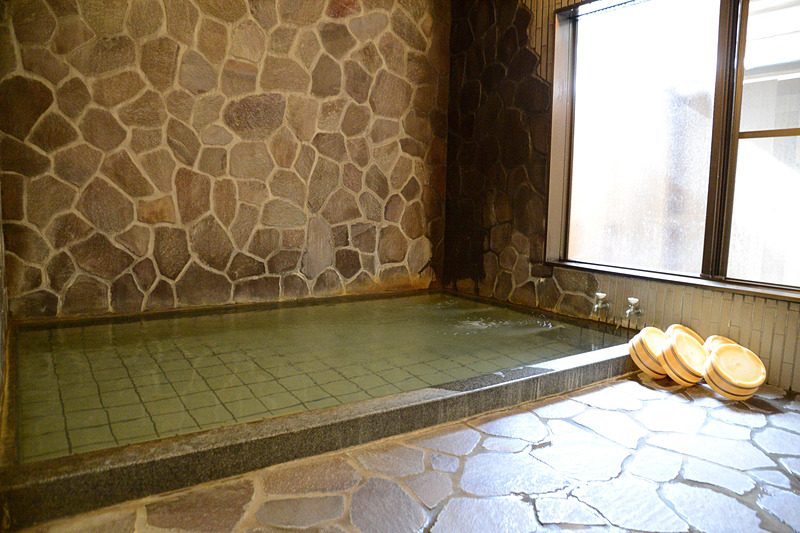 館内の温泉入浴は無料