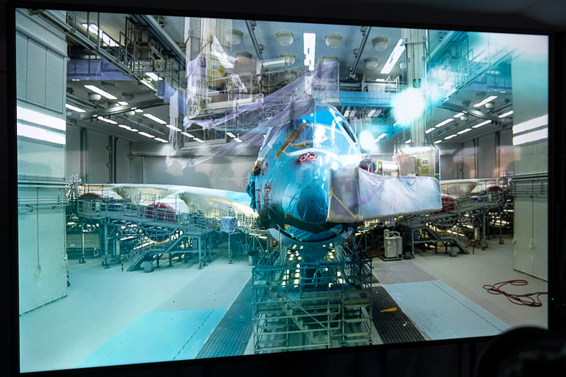 ロールアウト式典ではFLYING HONUへの塗装作業をまとめた動画が上映された