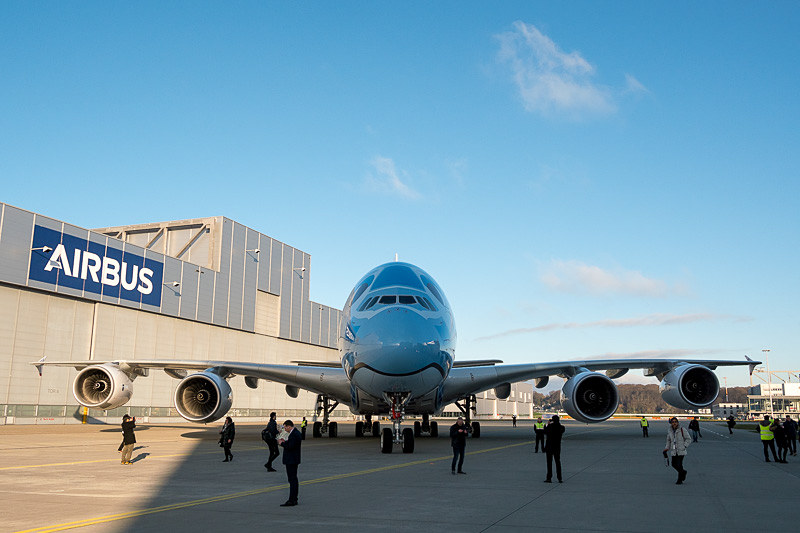 公募で選ばれた“空飛ぶウミガメ”をモチーフにしたデザイン