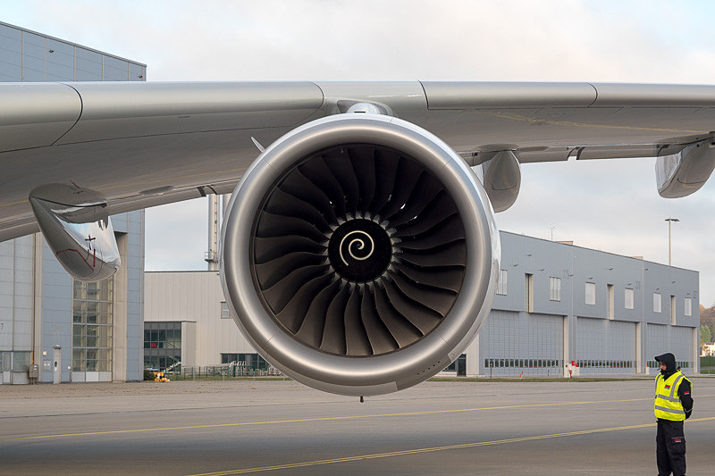 ロールスロイスの「Trent 900」エンジン。日本の航空会社では、2014年3月にジャンボことボーイング 747-400型機が退役して以来、久々の4発機導入となる