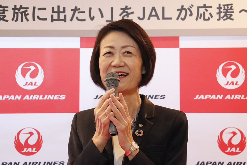 あいさつするJALの大川氏