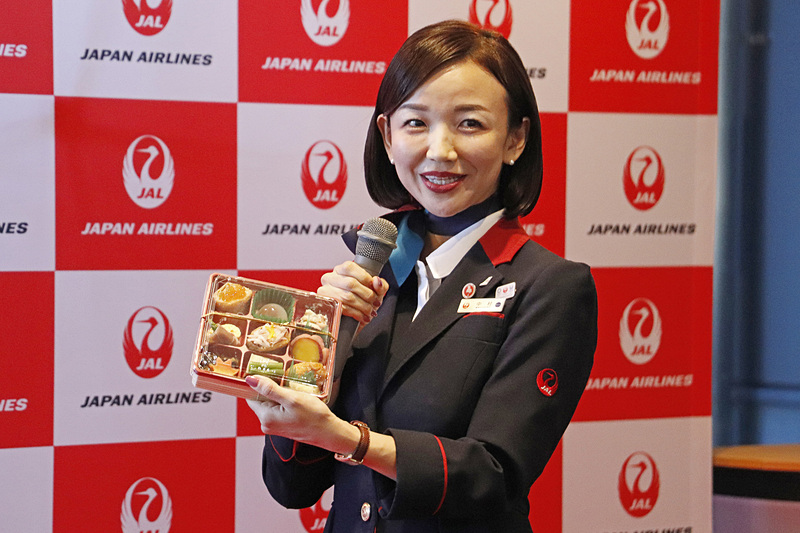 第2期JALなでしこラボでは「虹の架け橋チーム」として活動した中村美香氏が「特製お弁当」を紹介