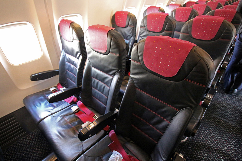 ボーイング 737-800型機の普通席を使用した